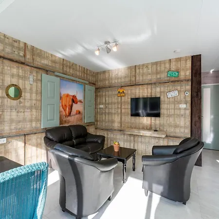 Nyaraló Garnekuul 90 With Garden, Callanstoog