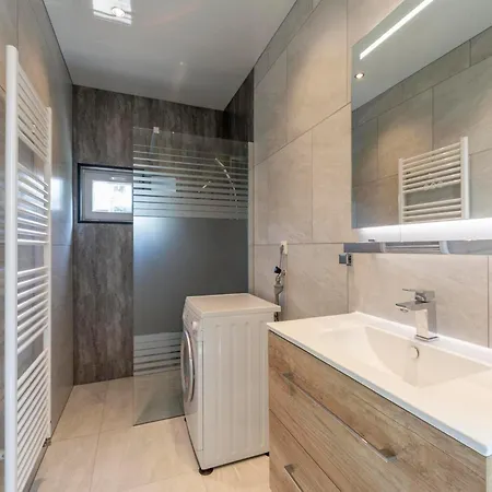 Nyaraló Garnekuul 90 With Garden, Callanstoog *